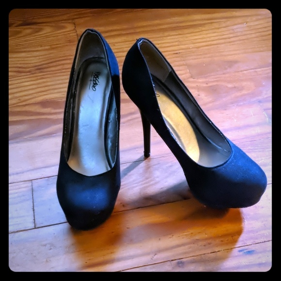 Mossimo Supply Co. Shoes - Mossimo matte black platform heels